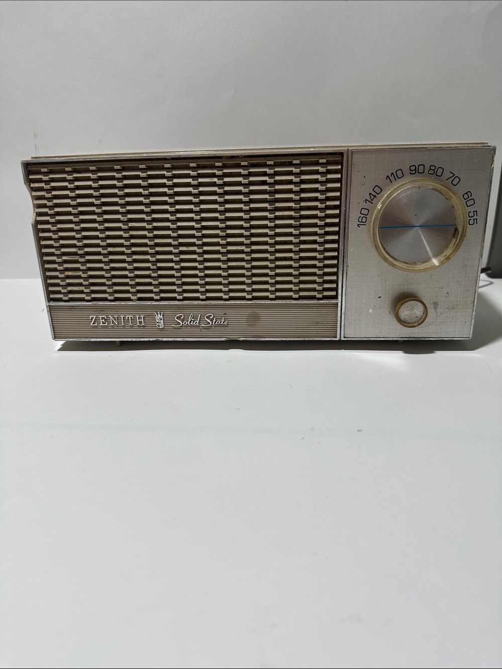 Vintage Zenith Solid State Radio Z218L Mid Century AM Radio Works - Read Listing